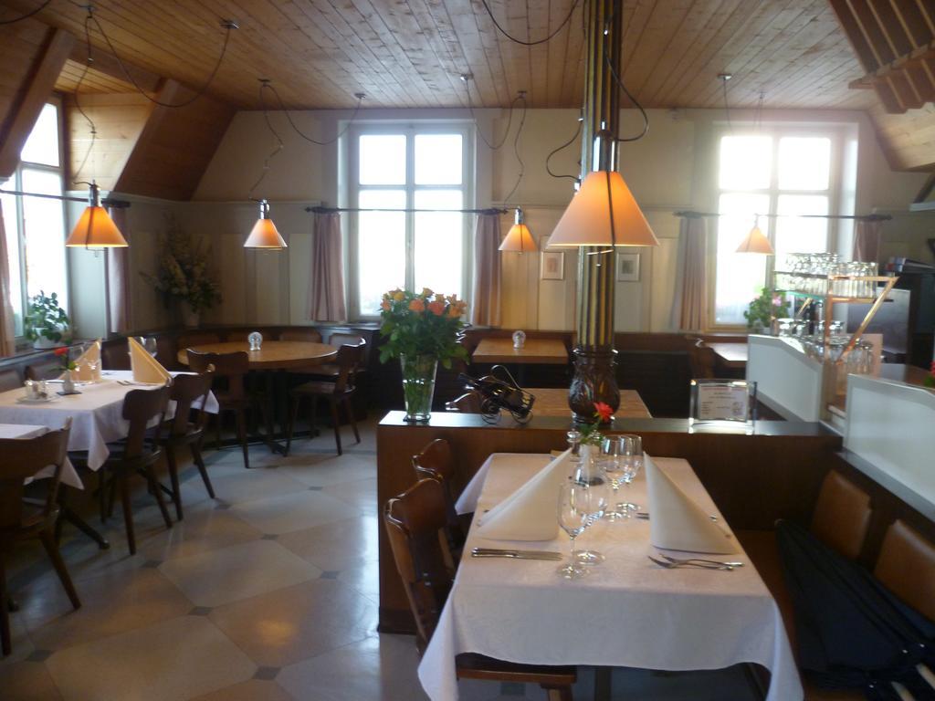 غوتنغن Hotel Speiserestaurant Bahnhof المظهر الخارجي الصورة